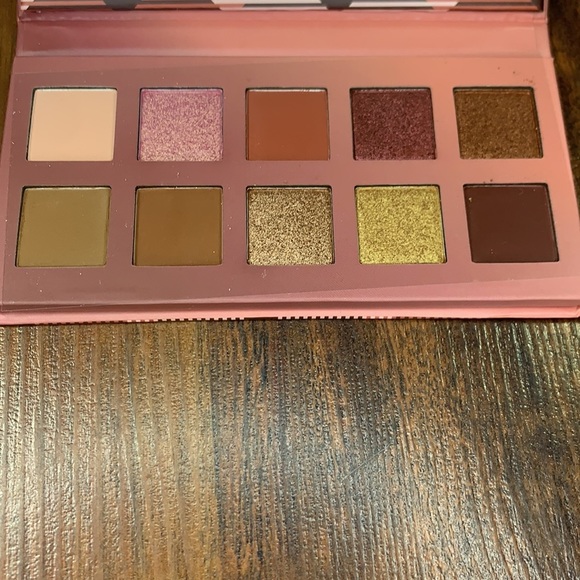 Violet Voss Windflower Fun Sized Eyeshadow Palette - Picture 10 of 11